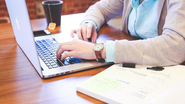 Covid-19: Un estudio universitario refleja un 40% de parálisis de las empresas gallegas