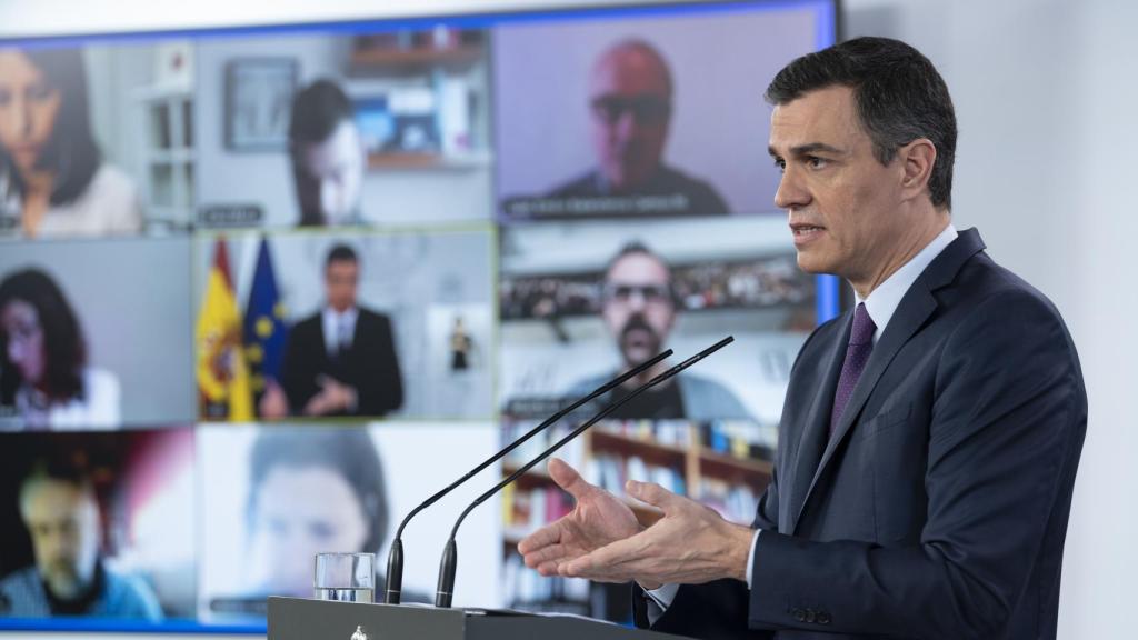 Pedro Sánchez, en Moncloa, responde a las preguntas de los periodistas.