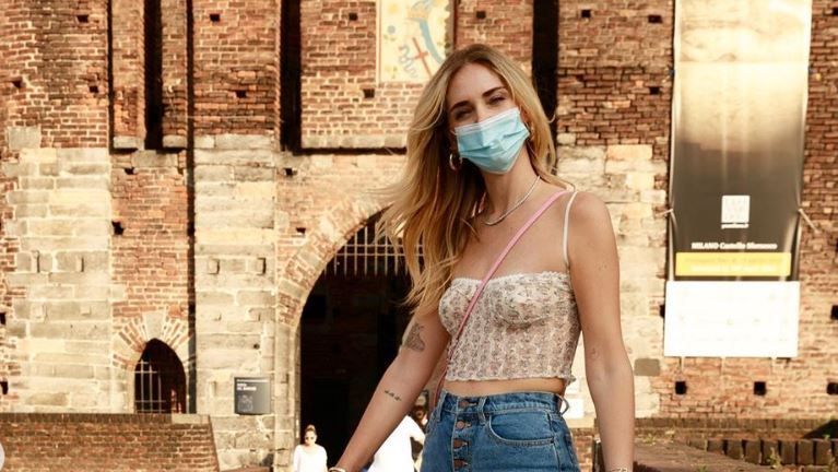 Chiara Ferragni luciendo el top del que casi no quedan existencias.