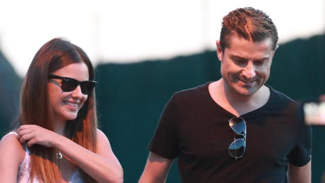 Alfonso Merlos se ha refugiado en Alexia Rivas en estos momentos de incertidumbre laboral.