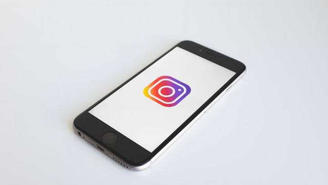Logo de Instagram en un móvil.