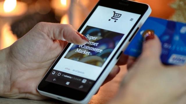 Hasta 300 euros por nómina: la banca retoma la guerra del 'cash' para el cliente digital