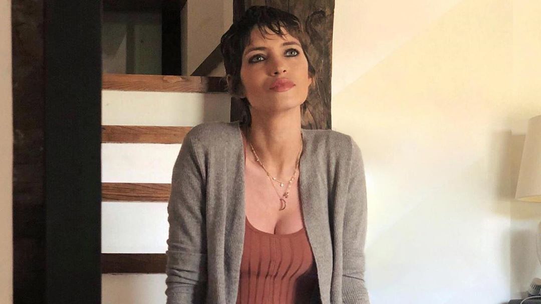 La presentadora se ha deshecho de su larga melena.