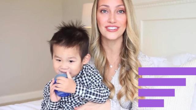 Mika Stauffer y su hijo adoptivo Huxley.