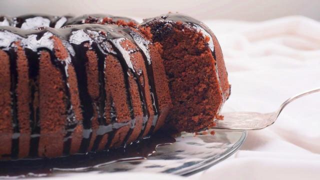Bizcocho de mayonesa y chocolate, la receta que te sacará de apuros