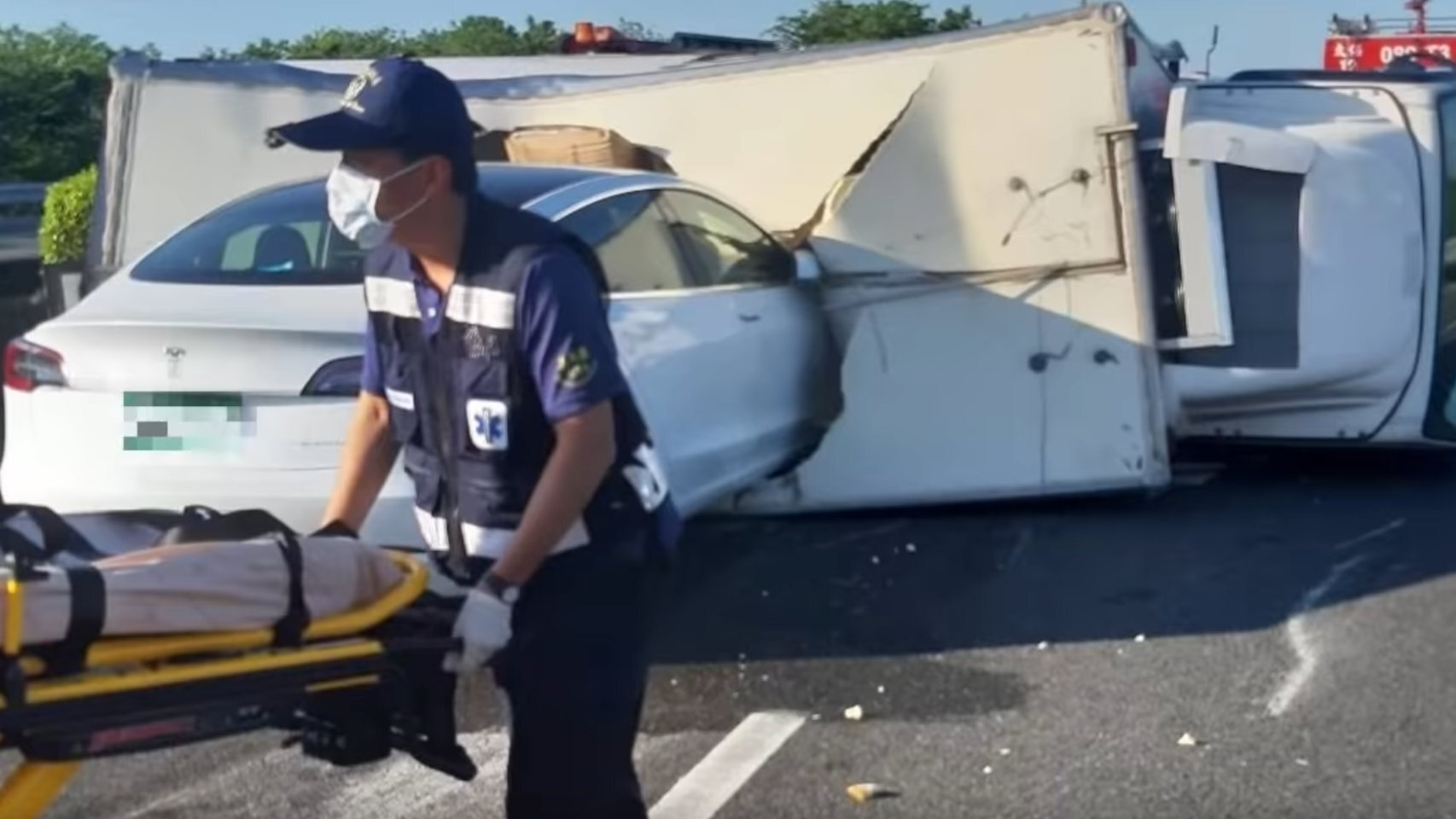 El extraño accidente de un Tesla despierta dudas sobre el Autopilot