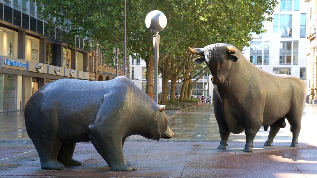 El toro y el oso como representación de las subidas y las caídas en la bolsa.