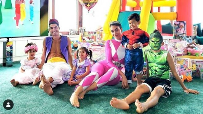 La familia de Cristiano Ronaldo durante la celebración del cumpleaños