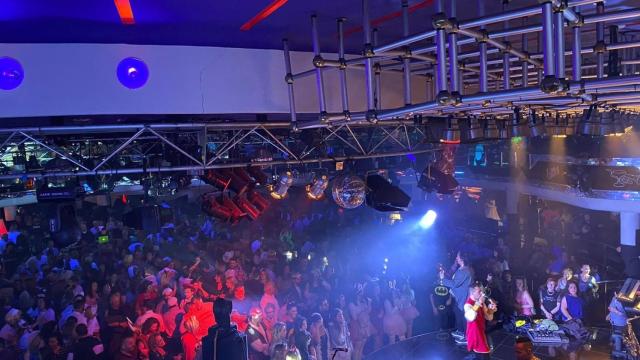 Interior de una discoteca.