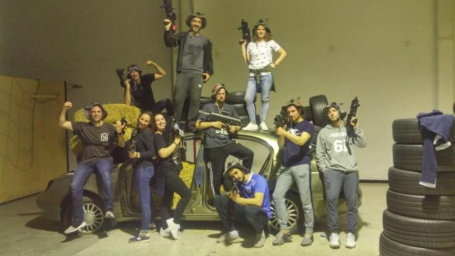 Usuarios en una batalla de láser combat.