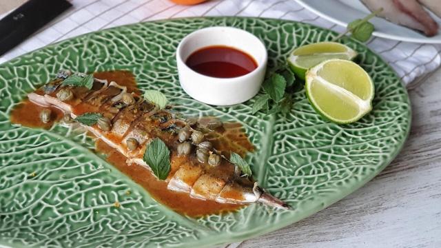 Caballa a la sidra, receta con truco para que no huela toda la casa a pescado