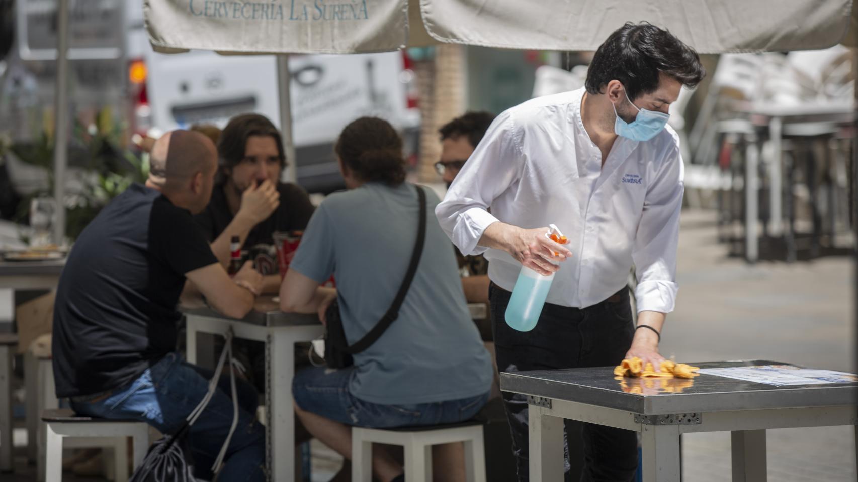 Terrazas de bar durante el primer día de inicio de la Fase 3 de la desescalada.