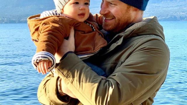El príncipe Harry junto a su hijo Archie.