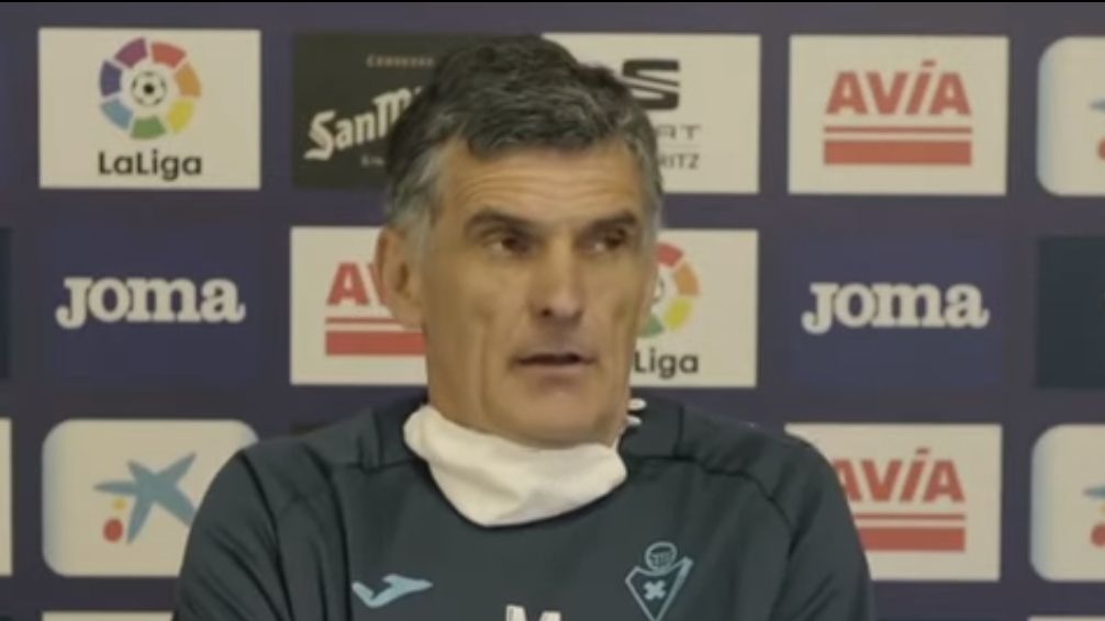 José Luis Mendilibar, durante la rueda de prensa de este viernes