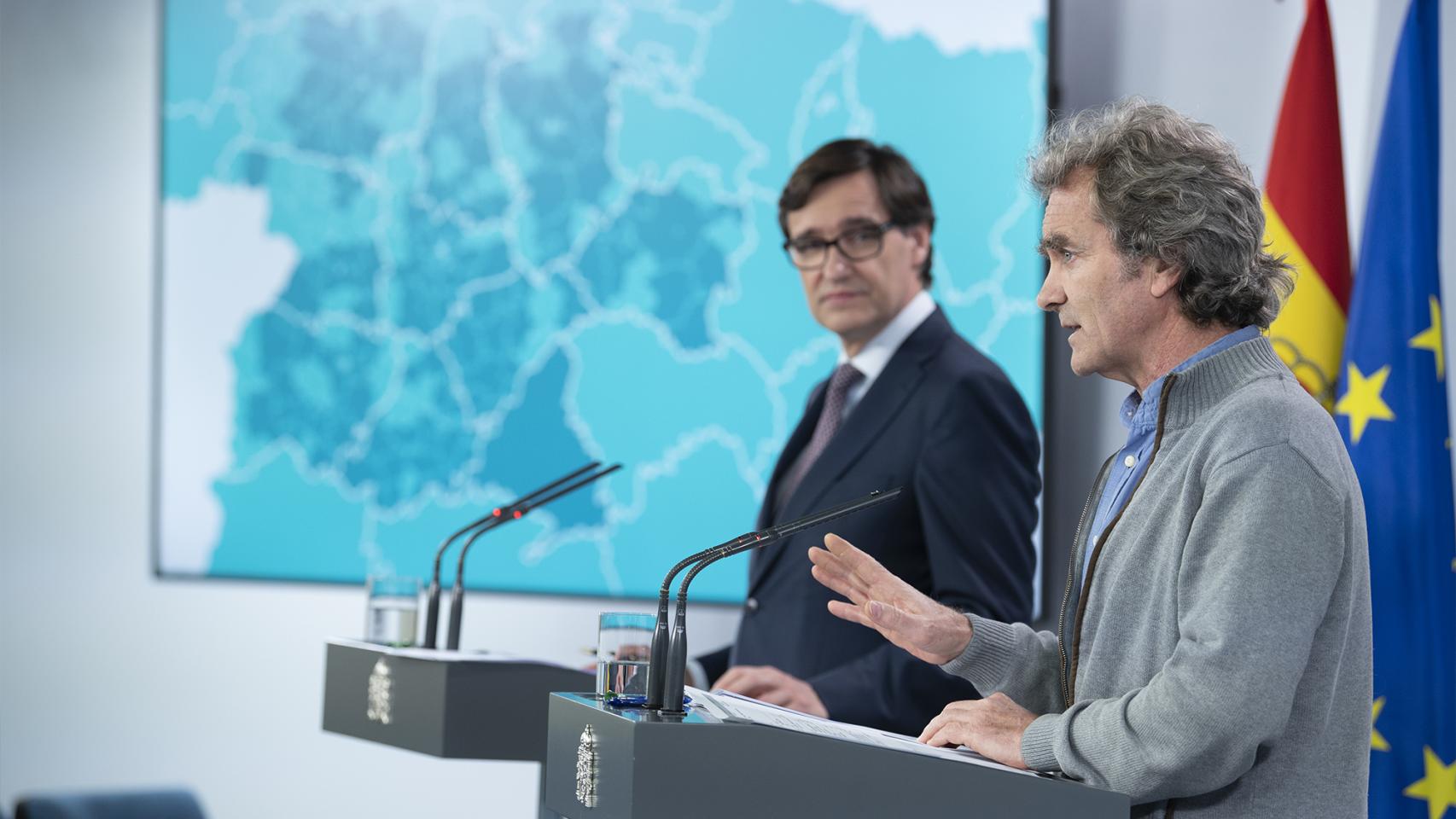 Salvador Illa y Fernando Simón en rueda de prensa en Moncloa.