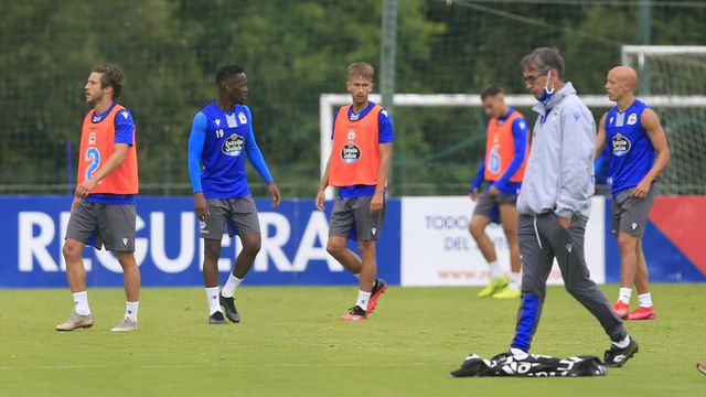 Fernando Vázquez durante un entrenamiento.