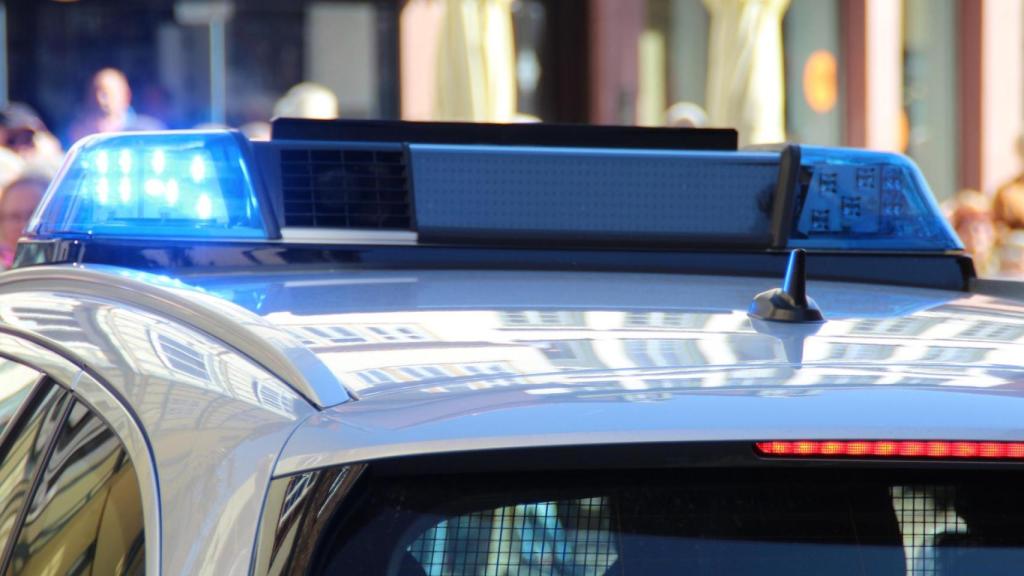 sirena policía coche patrulla tráfico seguridad multa