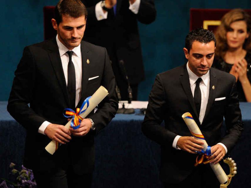 Iker Casillas y Xavi Hernández (2012)
