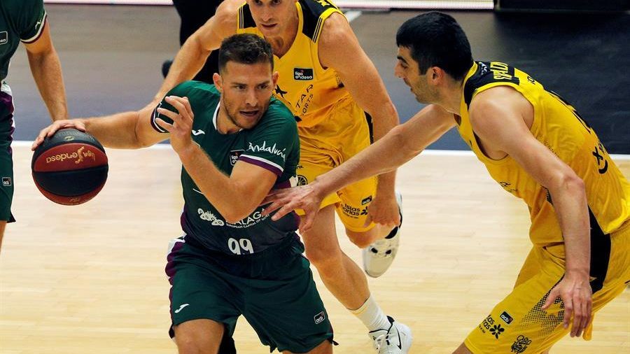 Partido entre Iberostar Tenerife y Unicaja de Málaga de la ACB