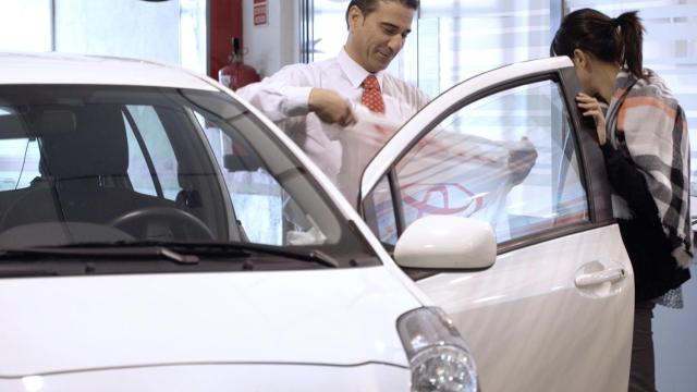 Imagen de un concesionario de vehículos.