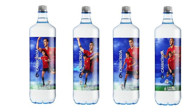 Las nuevas botellas con los jugadores de la Selección.