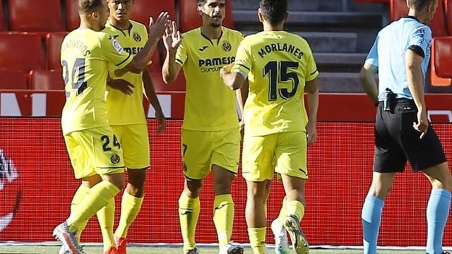 Los jugadores del Villarreal celebran el gol de Gerard Moreno ante el Granada