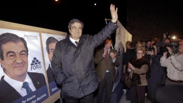 Álvarez Cascos, durante la campaña de Foro de Asturias, partido que creó.