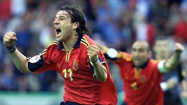 Alfonso Pérez celebra su segundo gol frente a Yugoslavia en la Eurocopa del año 2000