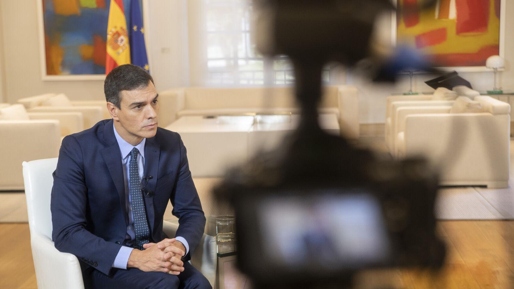 El presidente del Gobierno, Pedro Sánchez, durante una entrevista de televisión.