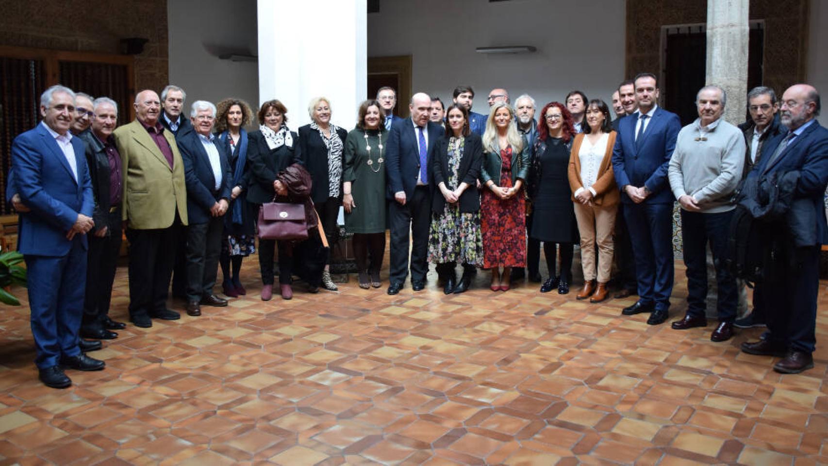 Foto de familia de la Academia de Gastronomía de Castilla-La Mancha