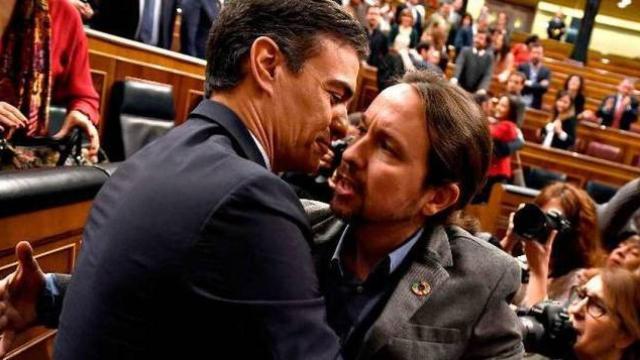 Pedro Sánchez y Pablo Iglesias, en la investidura.
