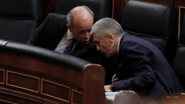 El ministro de Justicia y el titular de Interior en sus escaños del Congreso