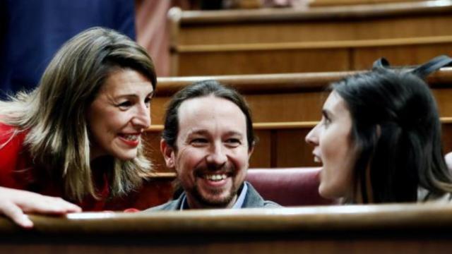 El vicepresidente Pablo Iglesias, junto a las ministras Yolanda Díaz e Irene Montero.