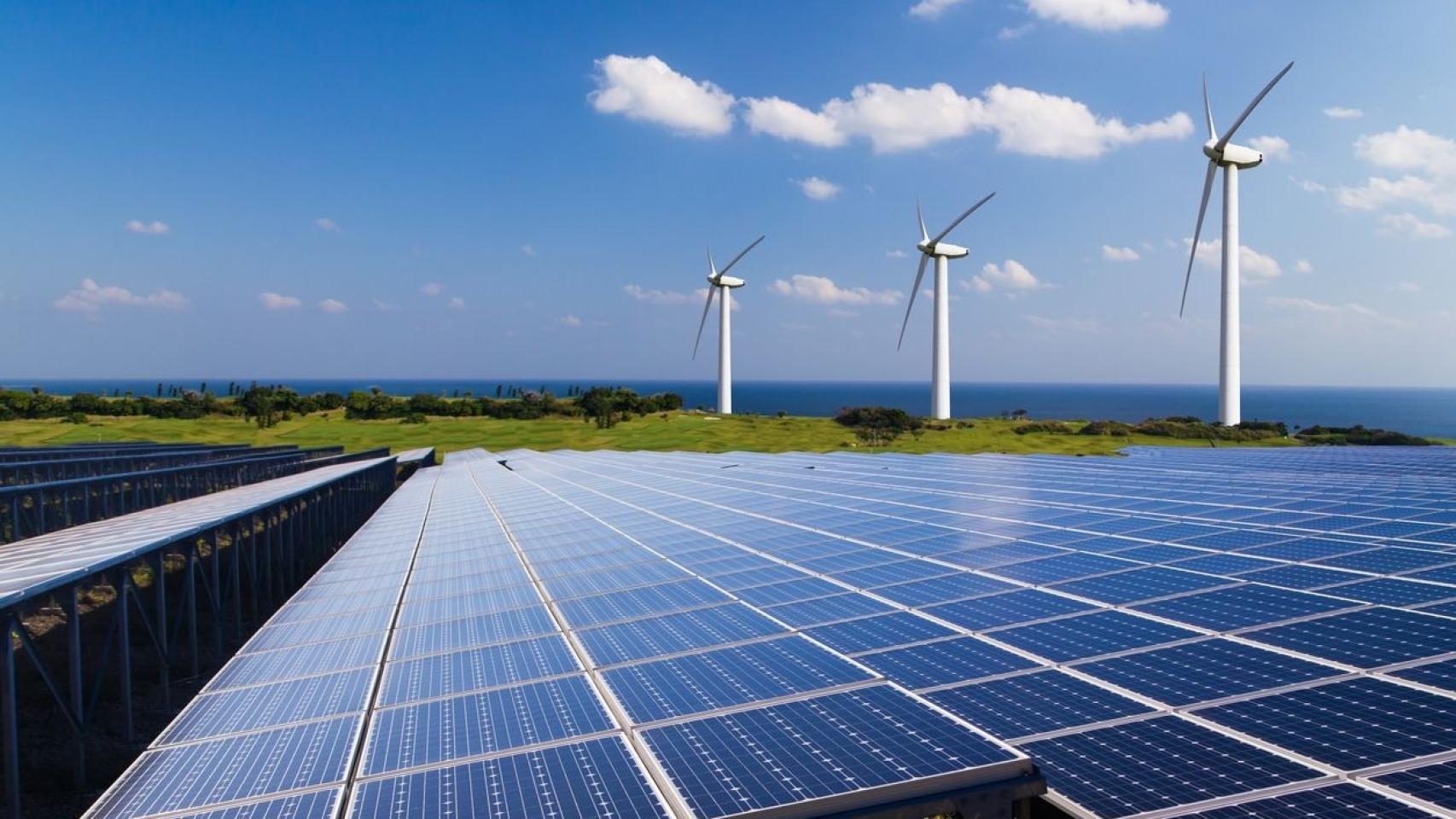 Un campo de generación de energías renovables en una imagen de archivo.
