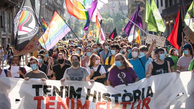 La manifestación 'Tenim història, tenim futur' por los derechos LGBTI en Barcelona.