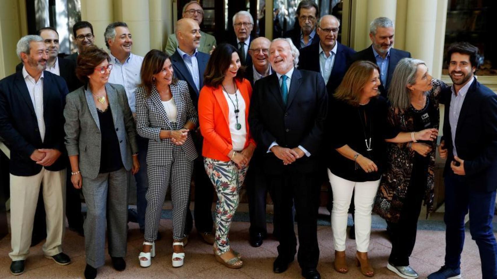 Miembros de Lliga Democrática y Lliures.