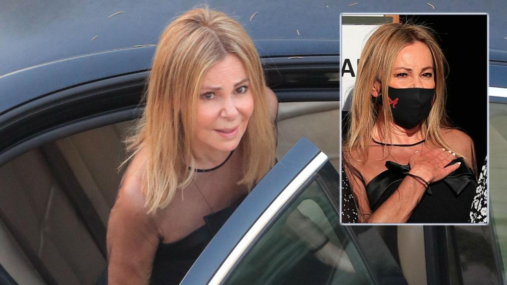 Ana García Obregón en dos momentos de la misa funeral en montaje de JALEOS.