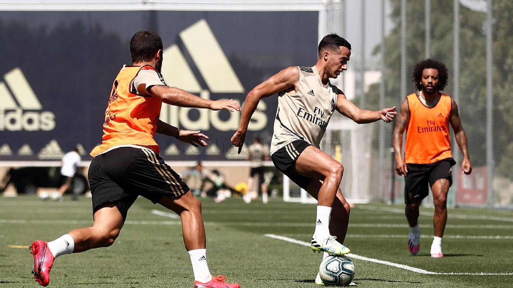 Lucas Vázquez se entrena junto con el resto de sus compañeros