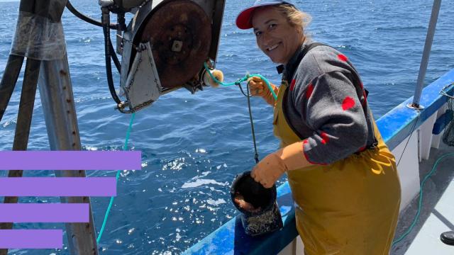Carmen Argudo, en su barco.
