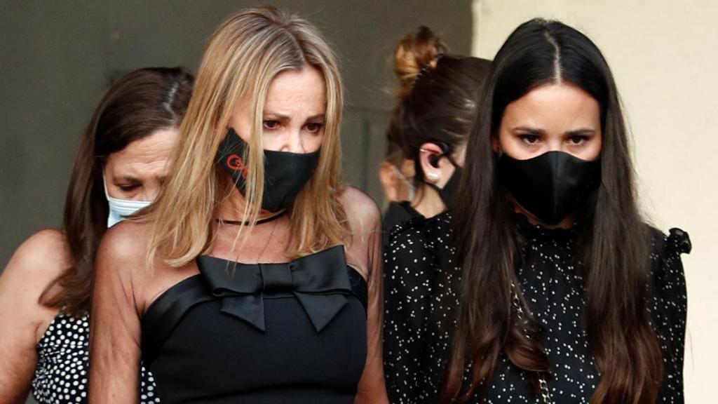 Ana Obregón, muy pendiente de Carolina Monje.