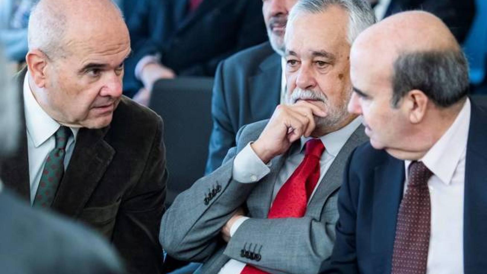 Los expresidentes de la Junta Manuel Chaves y José Antonio Griñán y el exconsejero Gaspar Zarrías.