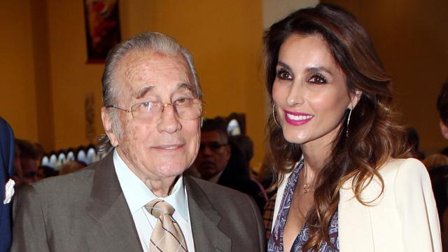 Paloma Cuevas junto a su padre Victoriano Valencia en imagen de archivo.