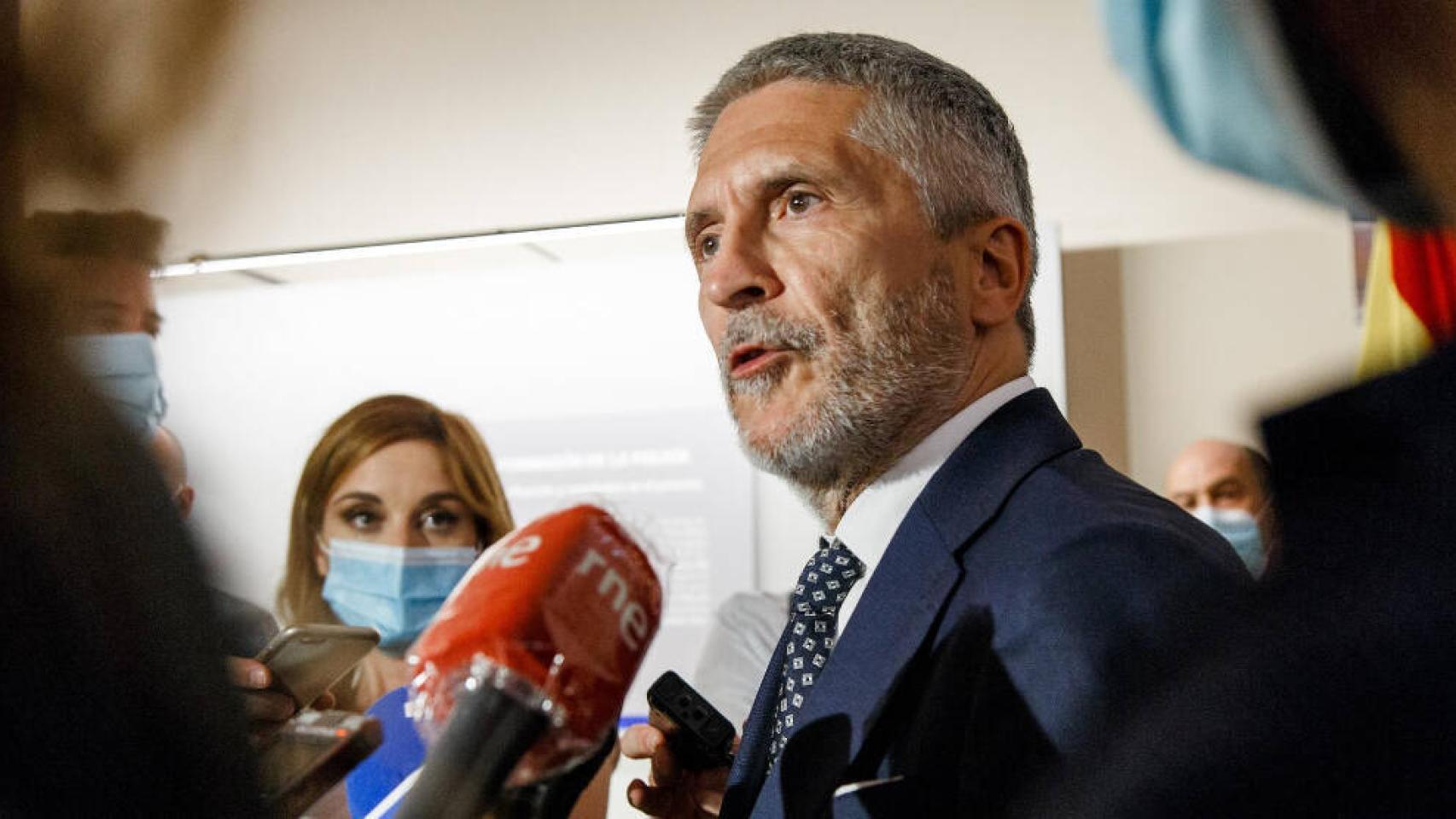 El ministro del Interior, Fernando Grande-Marlaska, atiende a los medios en Toledo