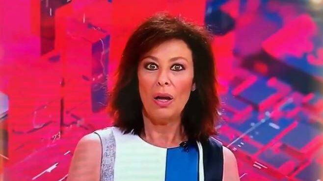 Beatriz Pérez Aranda y uno de sus momentos en directo que tanto dan que hablar, en esta ocasión cuando daba una noticia relacionada con Castilla-La Mancha