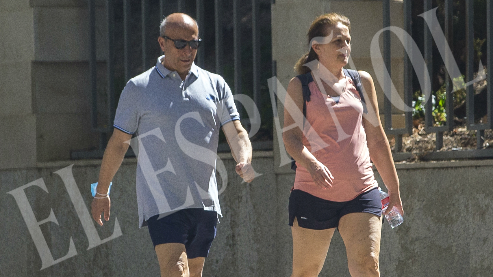 José Ignacio Wert y Montserrat Gomendio por las calles de Madrid.