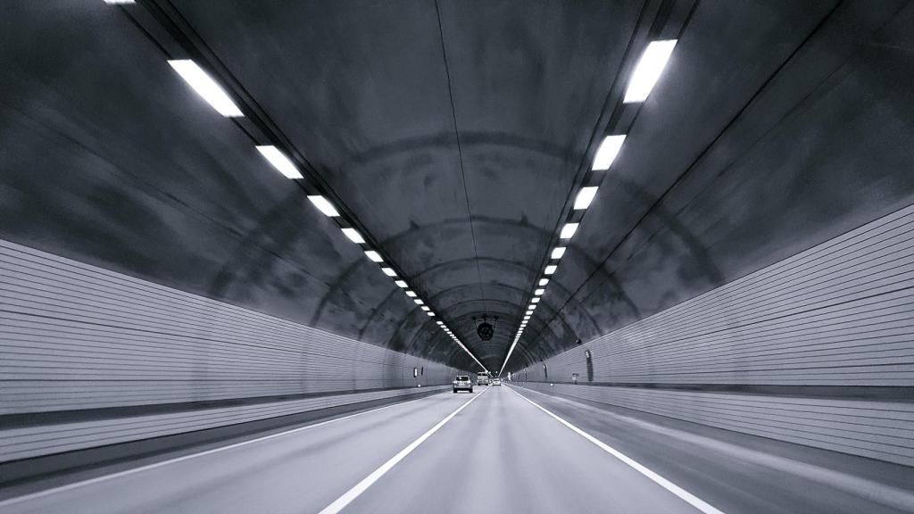 Túnel revestido de hormigón
