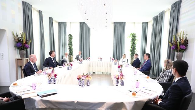 Mark Rutte y Pedro Sánchez, durante el almuerzo de trabajo del lunes en La Haya