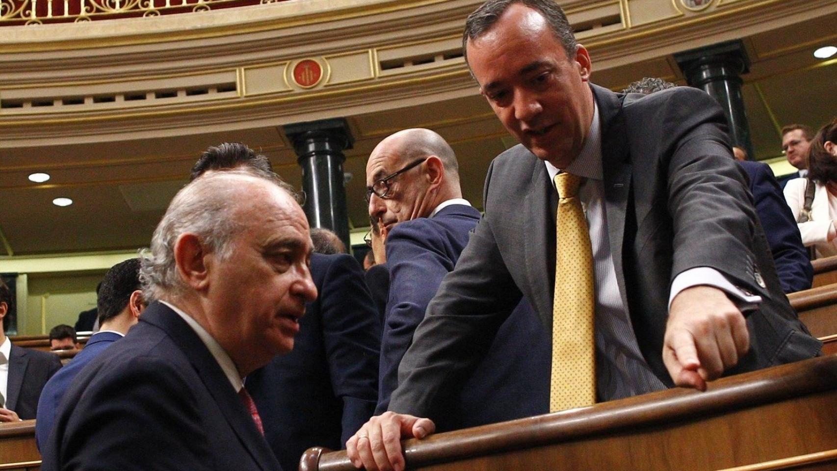 Francisco Martínez con Jorge Fernández Díaz en el Congreso de los Diputados.