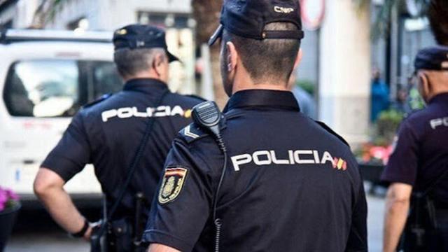 Varios agentes de la Policía Nacional.
