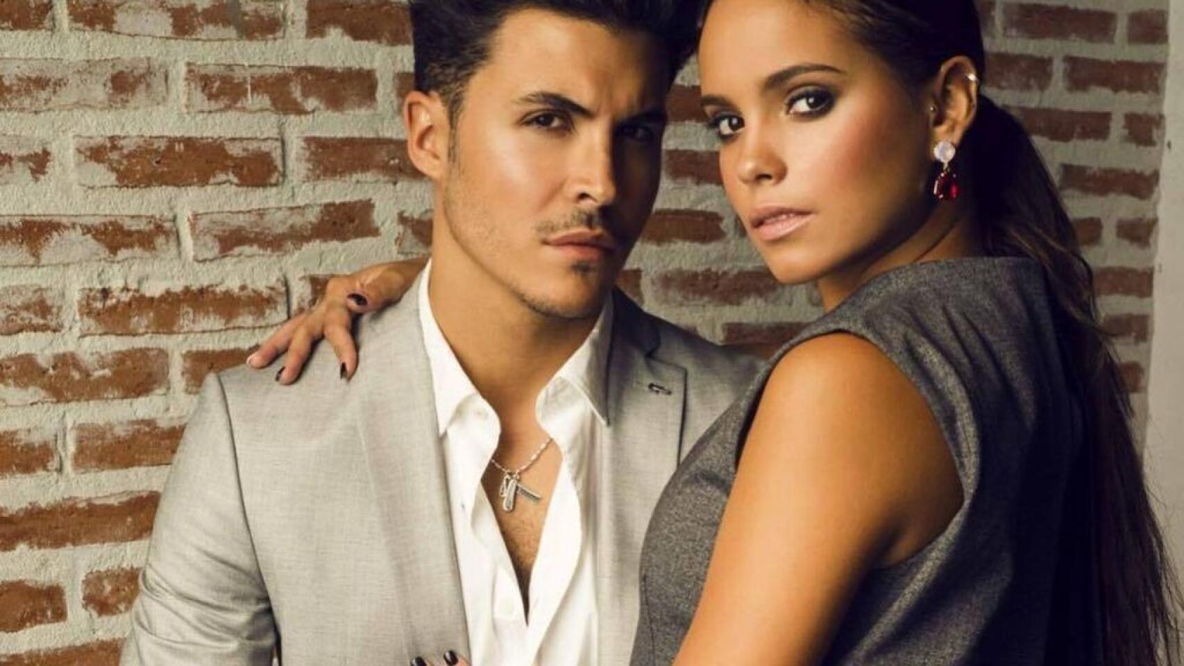 Kiko Jiménez y Gloria Camila, cuando posaban juntos para su canal de Mtmad.